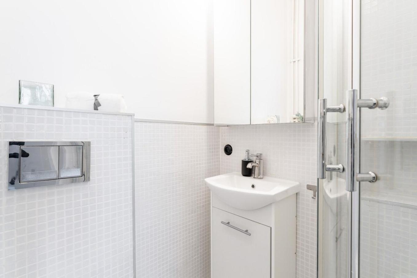 Honeydew Center Apartament